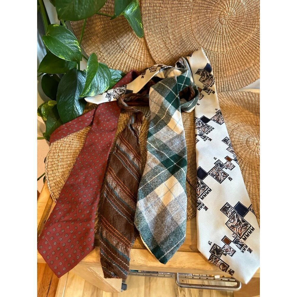 Lot of 4 vintage ties